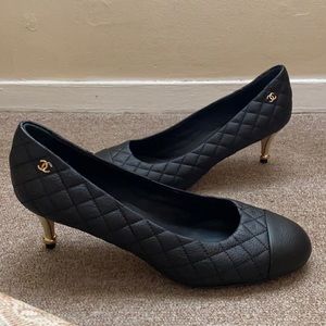 Chanel Black Quilted Leather Pumps